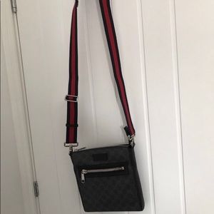 Gucci messenger bag